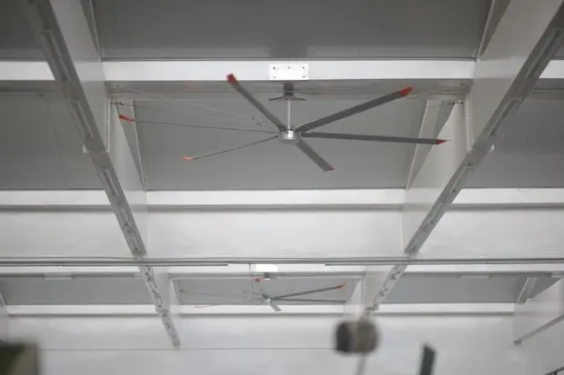 Lắp đặt quạt trần HVLS FANARO tại xưởng thực hành HCMUTE